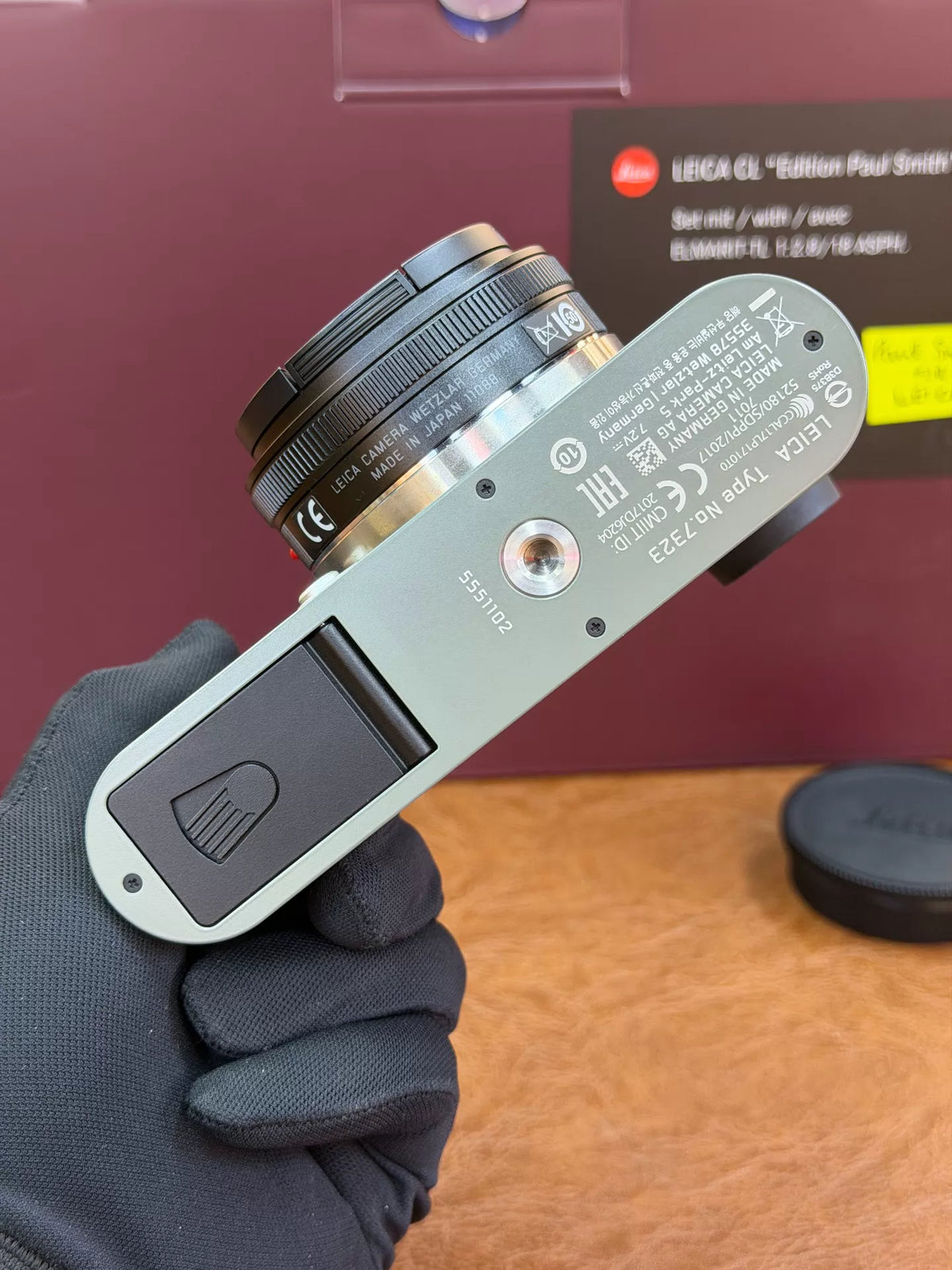 [Pre-owned] Leica CL Paul Smith Edition — Kit with 18mm Lens, No. 24/900