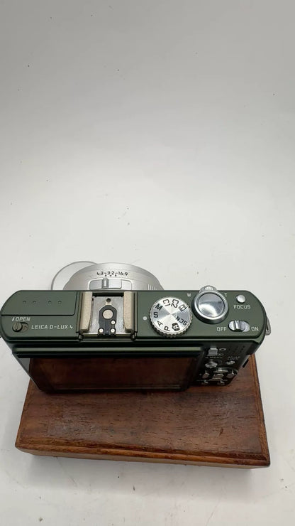 [Pre-owned] Leica D-Lux 4 — Olive Green Limited Edition