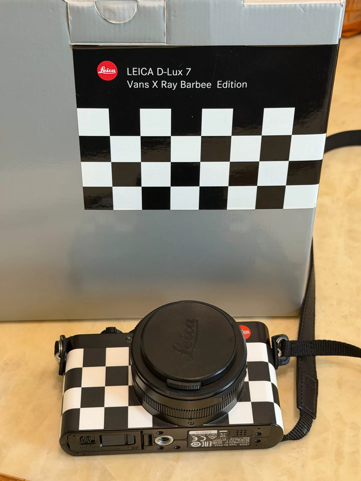 [Pre-owned] Leica D-Lux 7 — Vans x Ray Barbee Limited Edition, Black