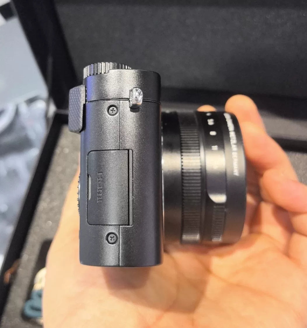 [Pre-owned] Leica D-Lux 7 — Vans x Ray Barbee Edition with Box and Strap