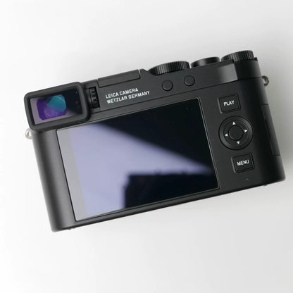 [Pre-owned] Leica D-Lux 8 — with Original Box