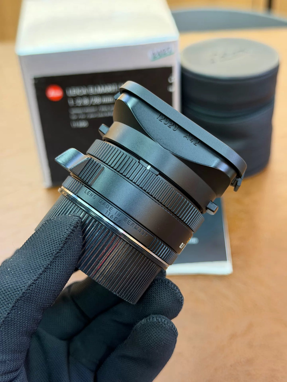[Pre-owned] Leica Elmarit-M 28mm f/2.8 ASPH (11606) — Black, with Box