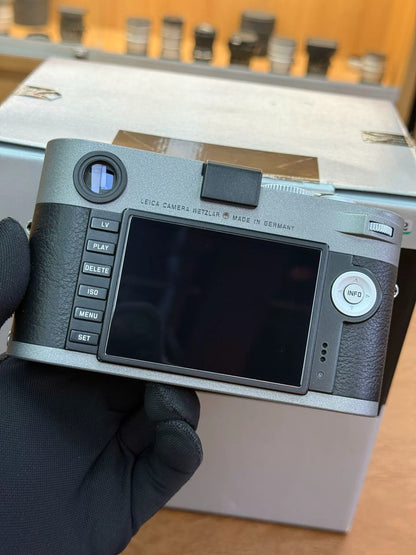 [Pre-owned] Leica M-E (Typ 240) — Anthracite Gray, Complete Set