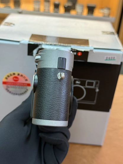 [Pre-owned] Leica M-E (Typ 240) — Anthracite Gray, Complete Set