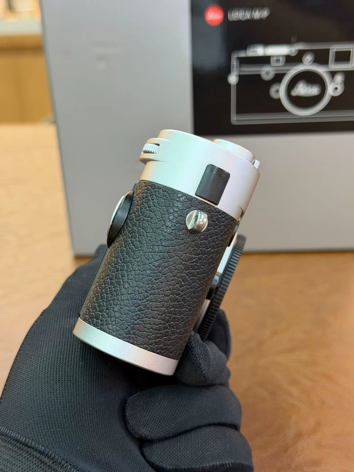 [Pre-owned] Leica M-P (Typ 240) — Silver Chrome, Complete with Box