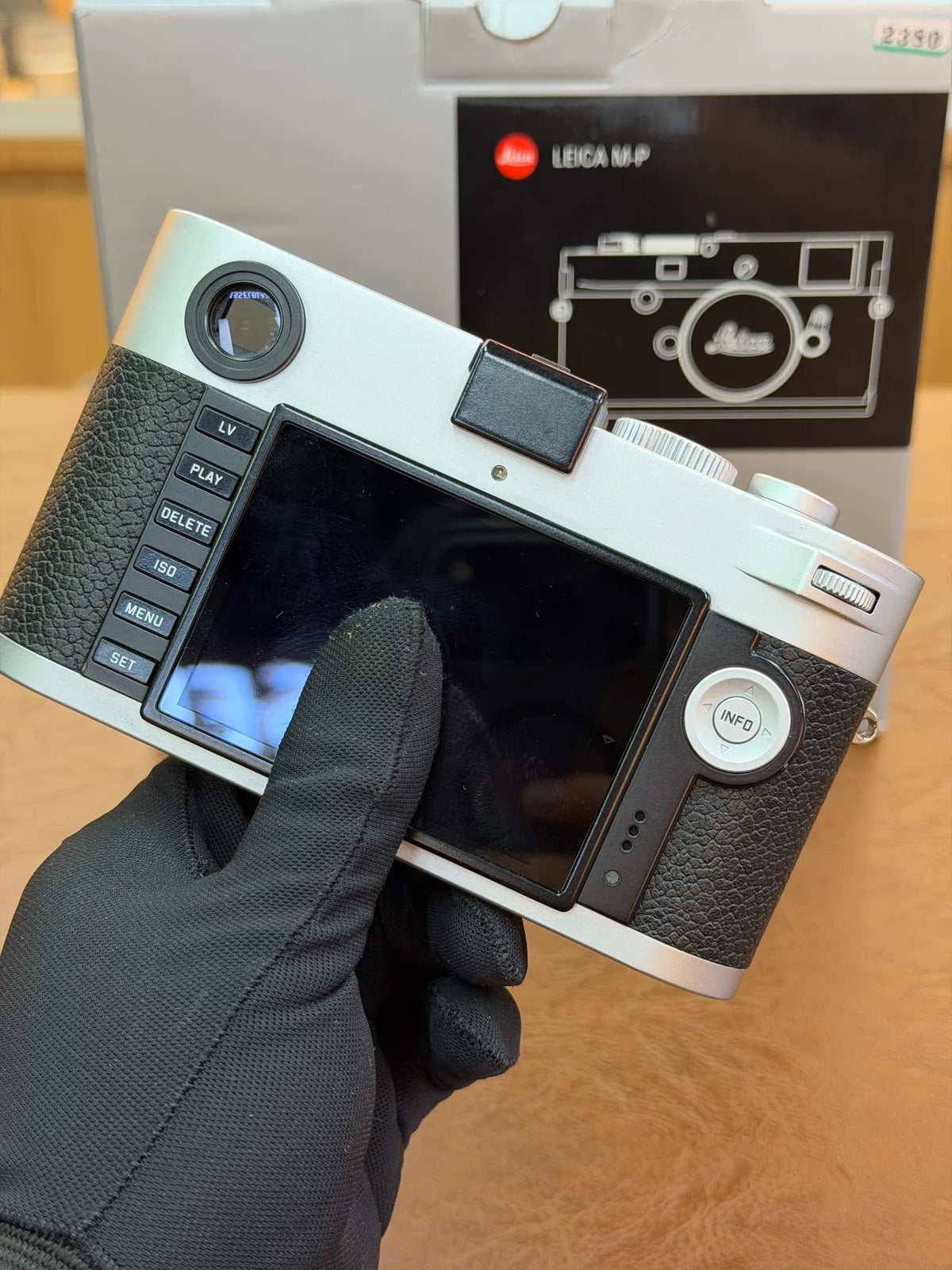 [Pre-owned] Leica M-P (Typ 240) — Silver Chrome, Complete with Box