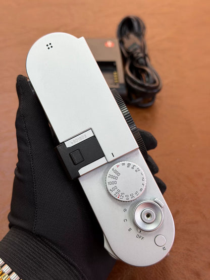 [Pre-owned] Leica M (Typ 240) — Silver