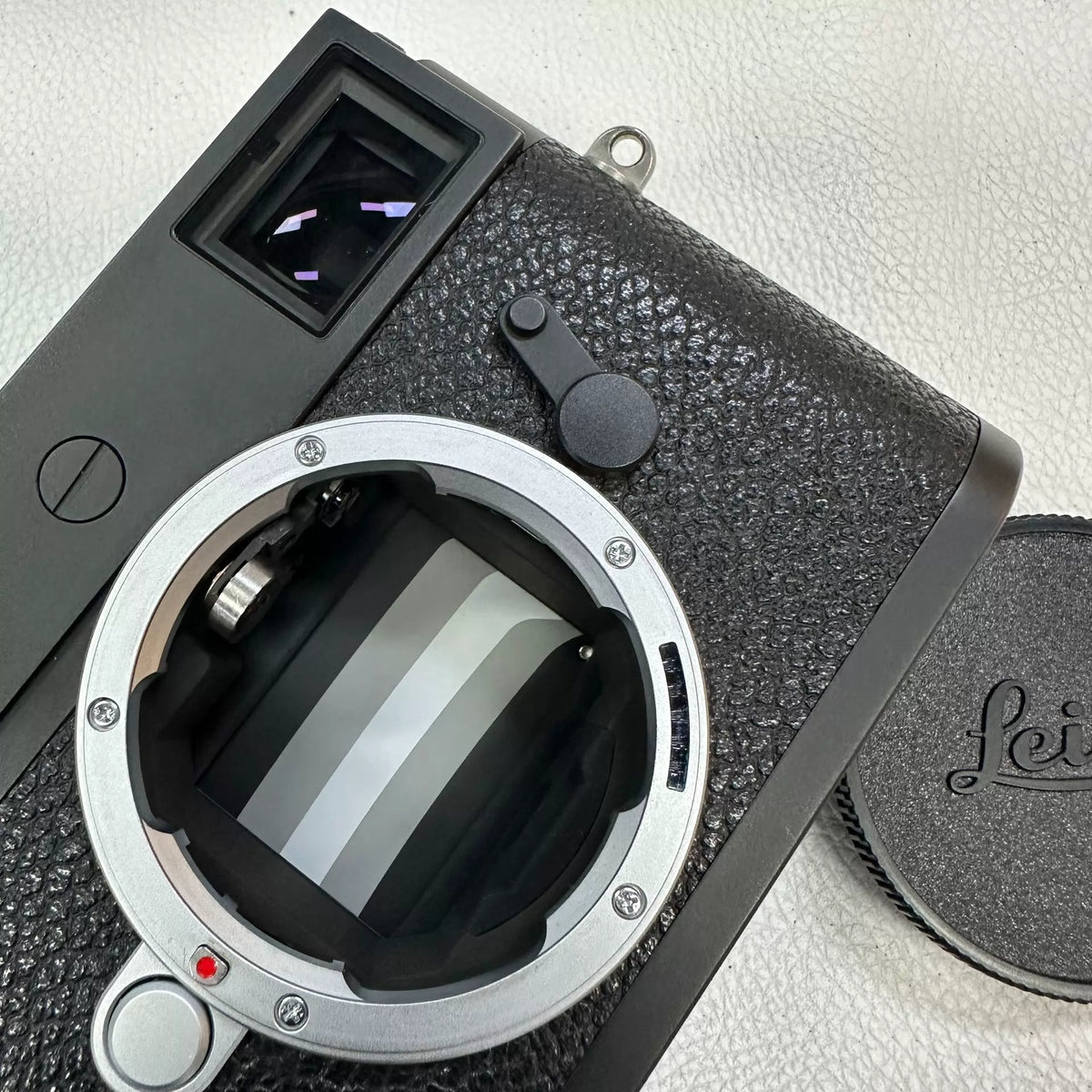 [Pre-owned] Leica M10-P — Body with Box and Accessories