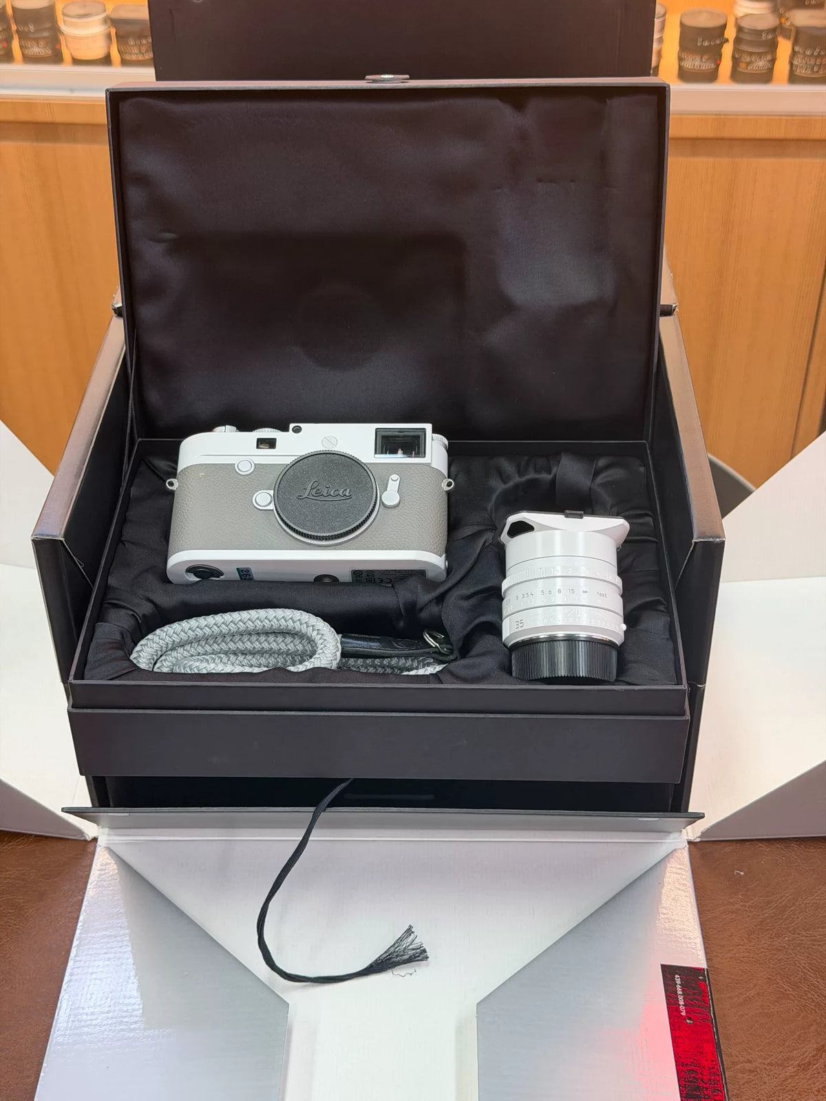 [Pre-owned] Leica M10-P Ghost Edition — Set with 35mm f/1.4 ASPH, No. 094/250
