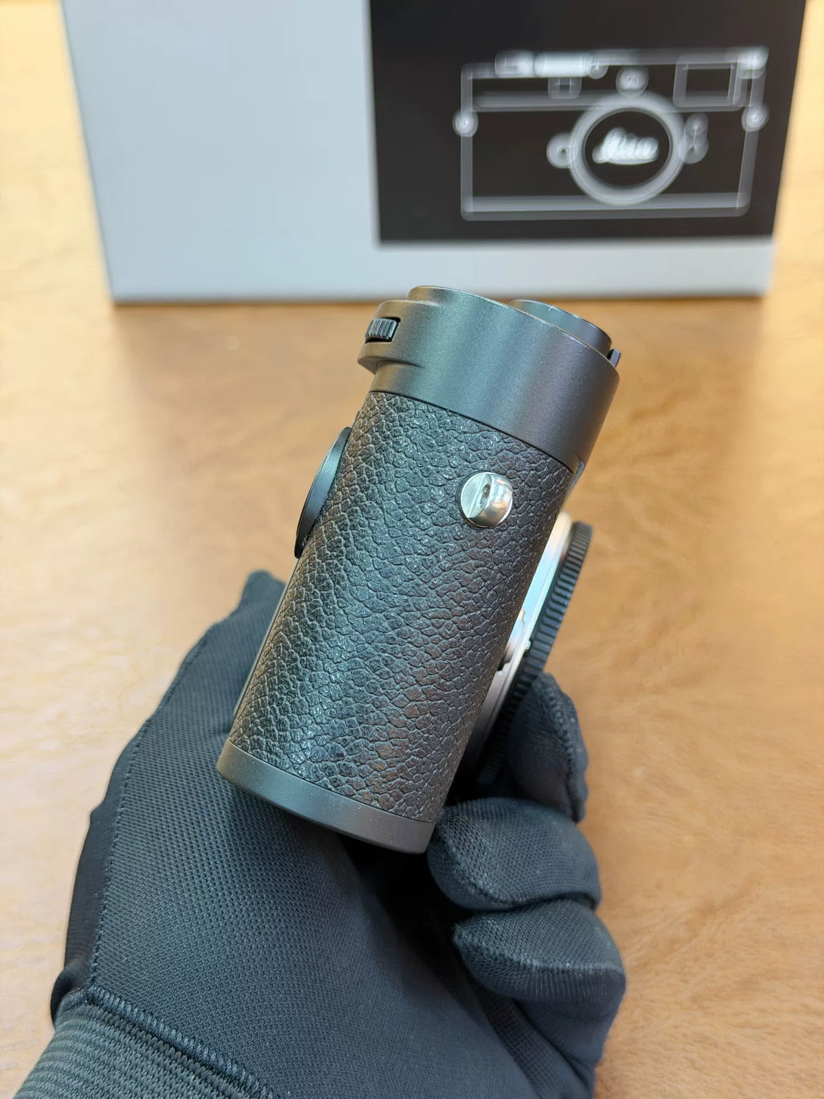 [Pre-owned] Leica M11 Black — Body with Box and Accessories