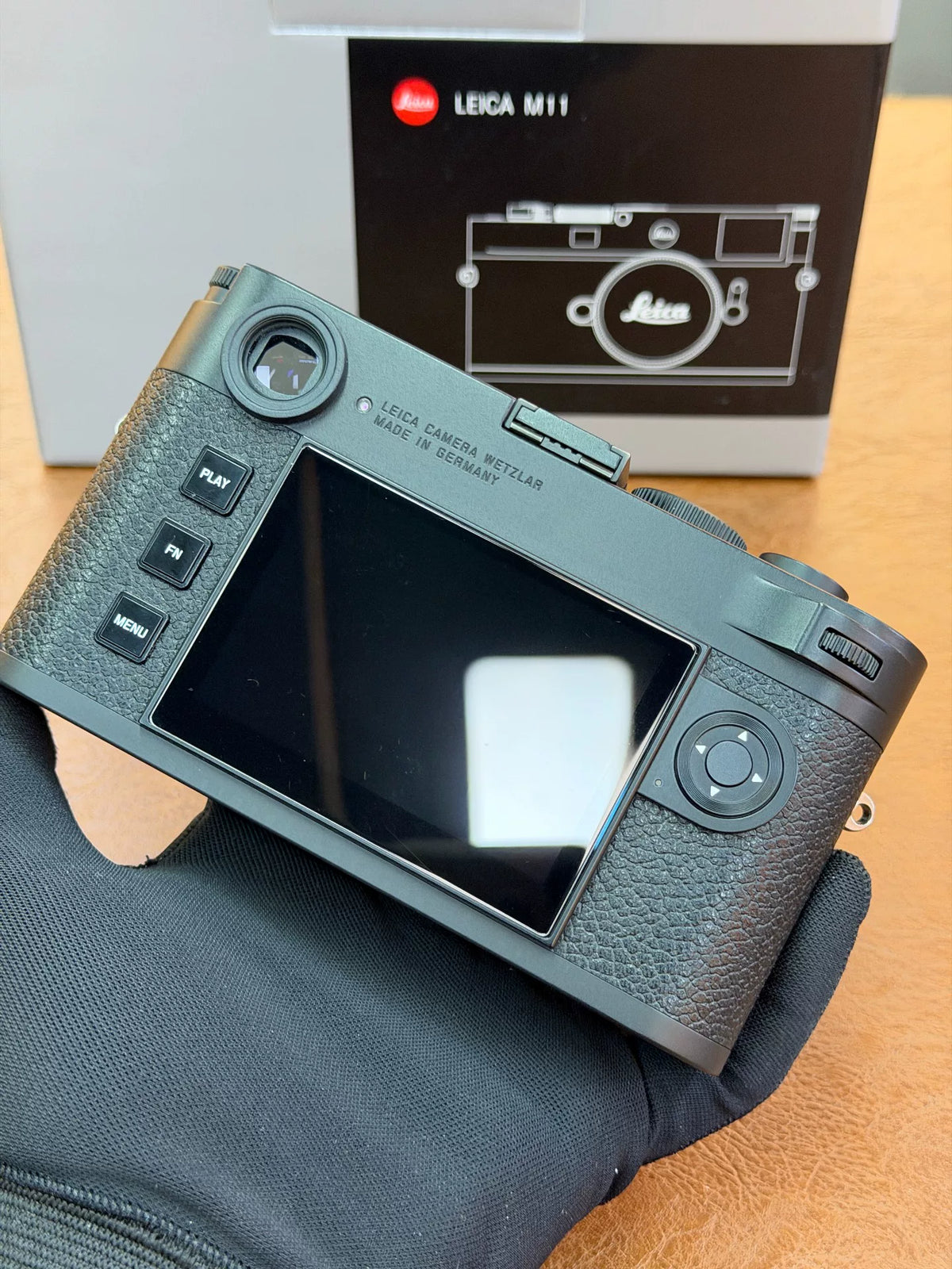 [Pre-owned] Leica M11 Black — Body with Box and Accessories