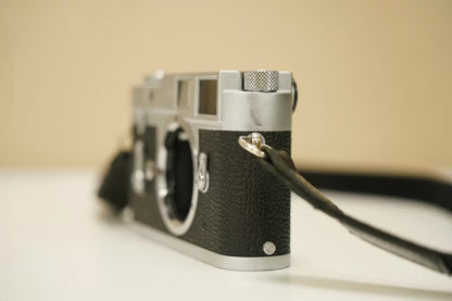 [Pre-owned] Leica M2-R — Body Only, Serviced