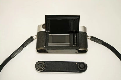 [Pre-owned] Leica M2-R — Body Only, Serviced