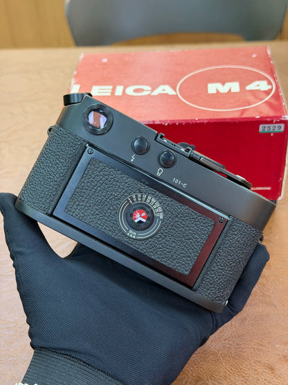 [Pre-owned] Leica M4 50 Jahre Black Chrome — with Matching Box