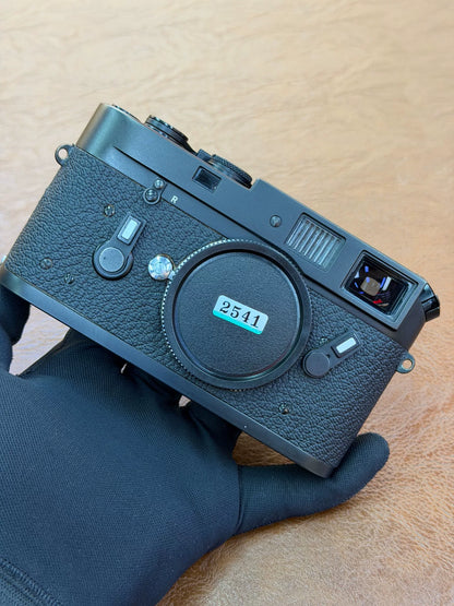 [Pre-owned] Leica M4 — Black Chrome, Recently Serviced