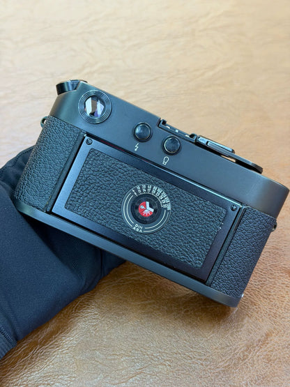 [Pre-owned] Leica M4 — Black Chrome, Recently Serviced