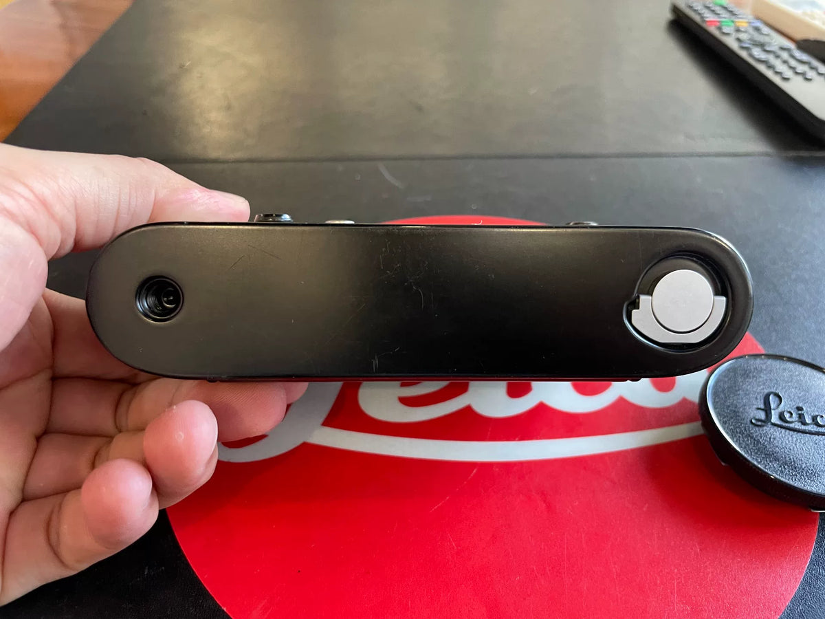 [Pre-owned] Leica M4 Black Paint — Body Only
