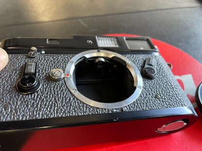 [Pre-owned] Leica M4 Black Paint — Body Only