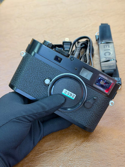 [Pre-owned] Leica M9-P Black — Body with Battery and Charger
