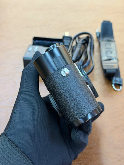 [Pre-owned] Leica M9-P Black — Body with Battery and Charger
