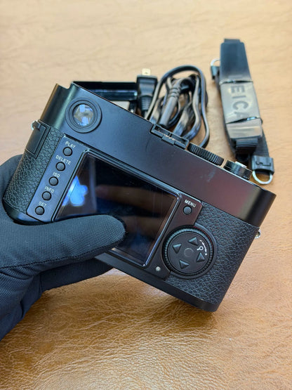 [Pre-owned] Leica M9-P Black — Body with Battery and Charger