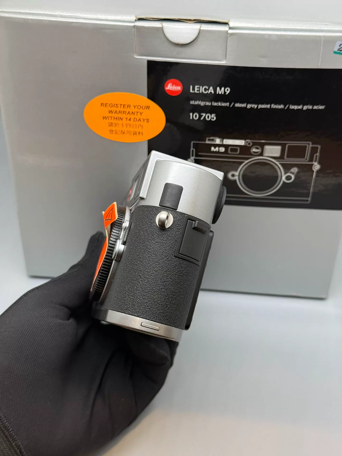 [Pre-owned] Leica M9 Steel Grey — Complete with Box