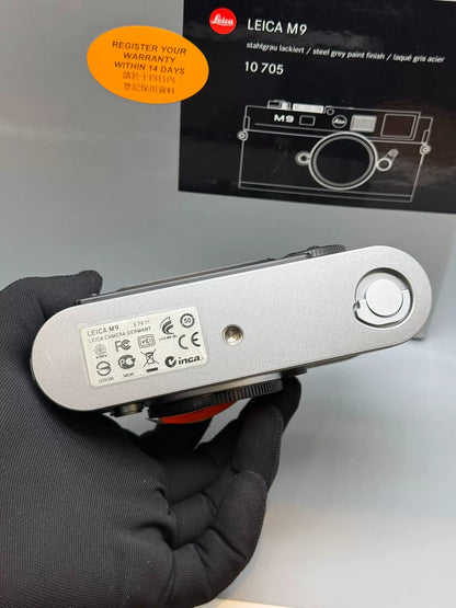 [Pre-owned] Leica M9 Steel Grey — Complete with Box