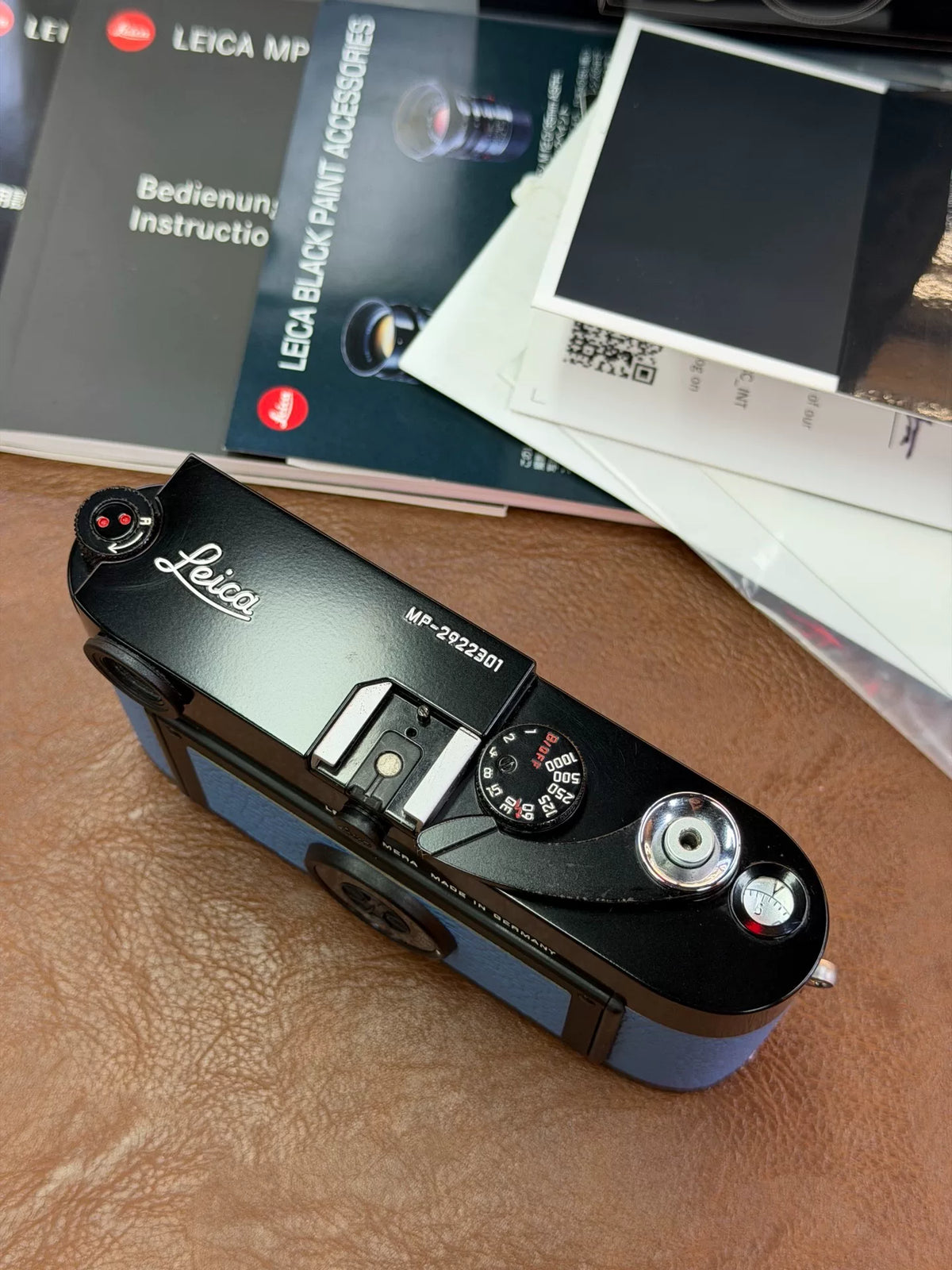 [Pre-owned] Leica MP Black Paint — Re-covered in Blue Leather