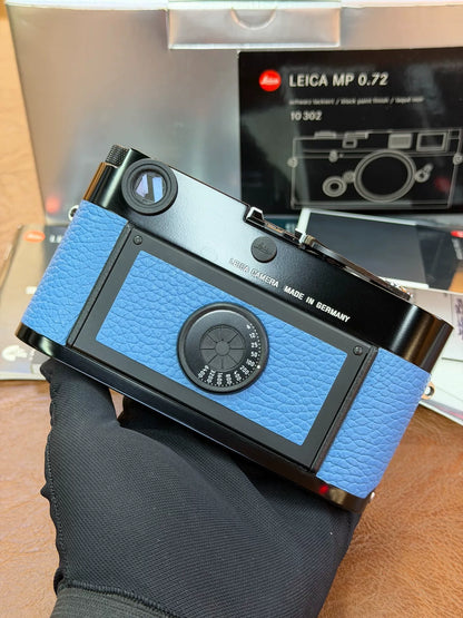 [Pre-owned] Leica MP Black Paint — Re-covered in Blue Leather