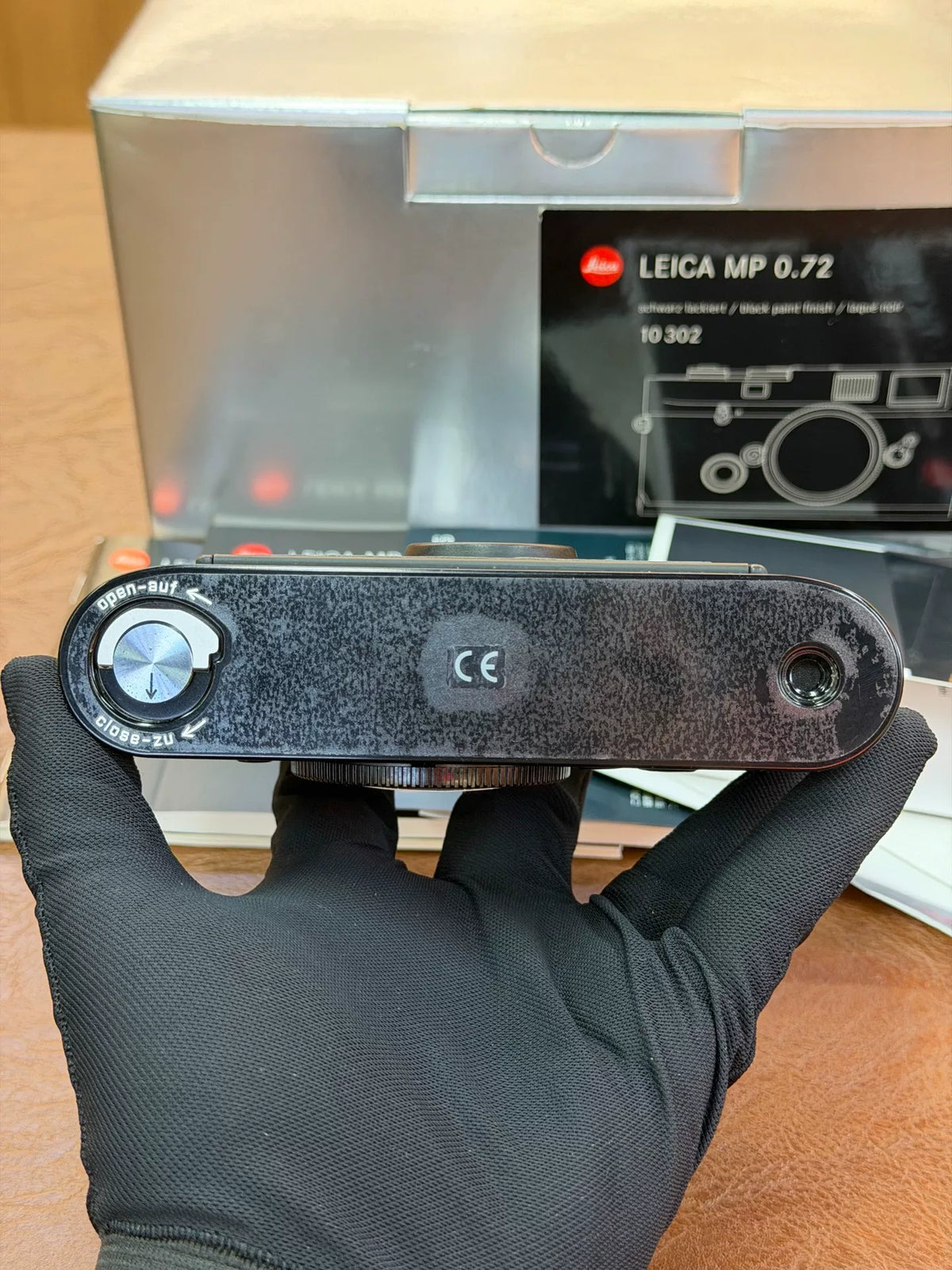 [Pre-owned] Leica MP Black Paint — Re-covered in Blue Leather