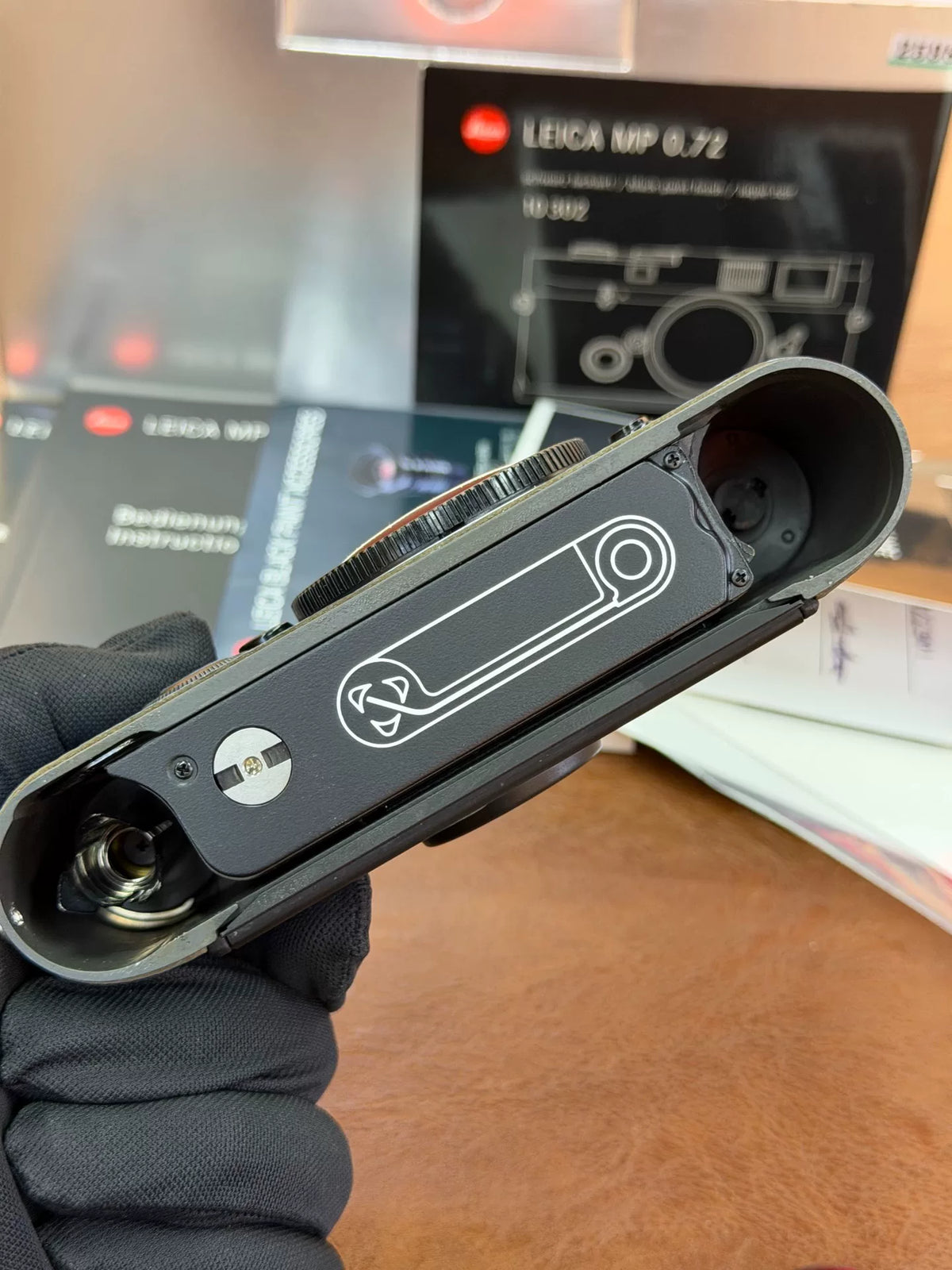 [Pre-owned] Leica MP Black Paint — Re-covered in Blue Leather