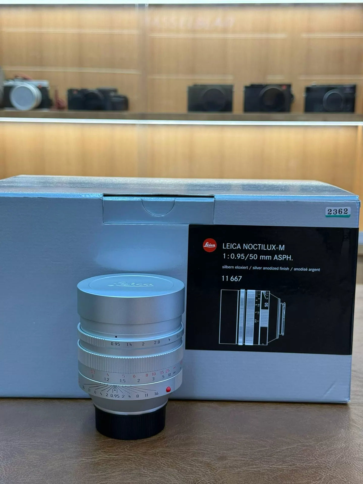 [Pre-owned] Leica Noctilux-M 50mm f/0.95 ASPH — Silver (11667) with Box