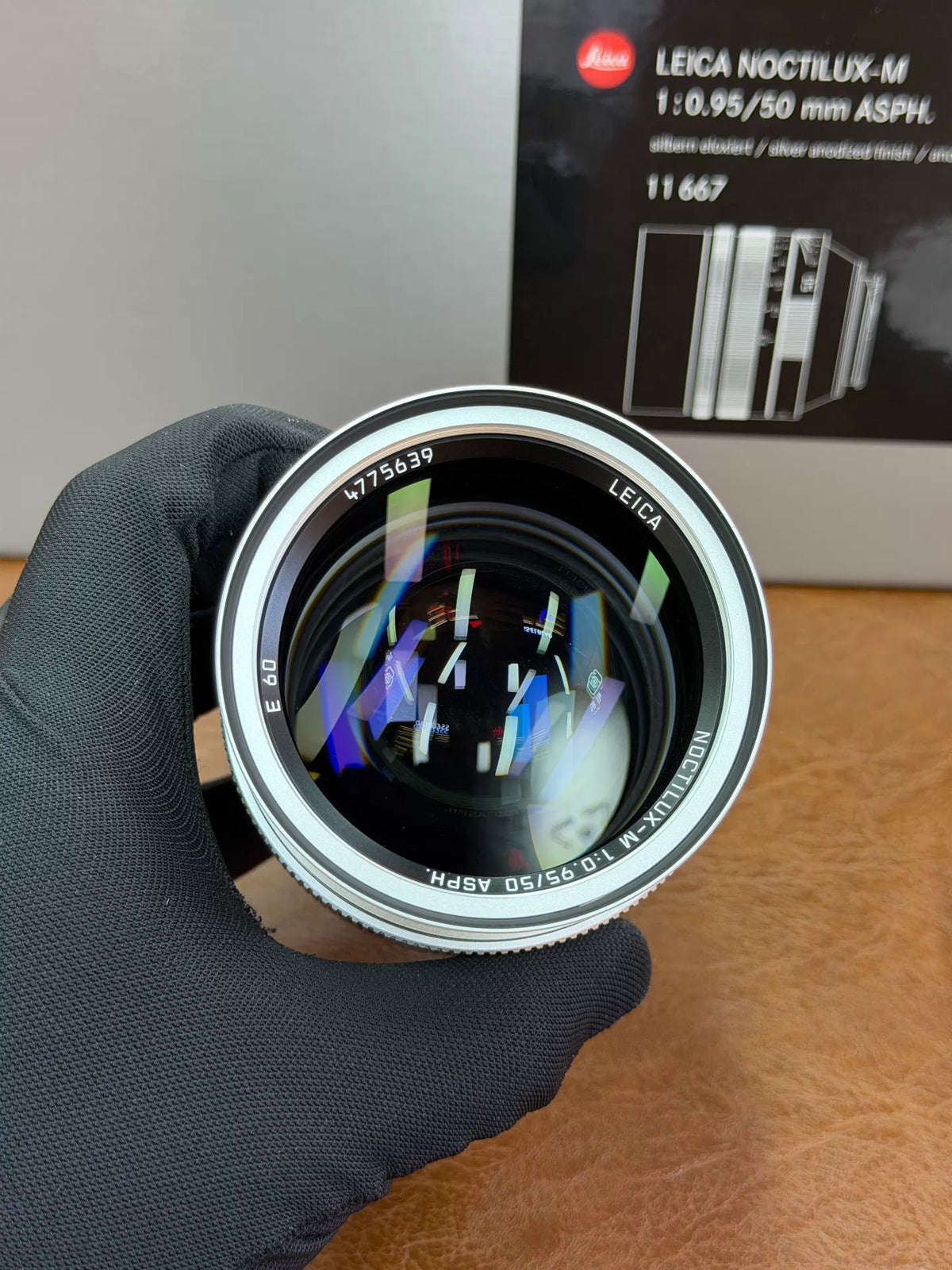 [Pre-owned] Leica Noctilux-M 50mm f/0.95 ASPH — Silver (11667) with Box