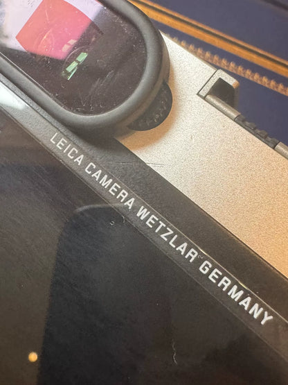 [Pre-owned] Leica Q Snow (Typ 116) — Limited Edition with Leather Case