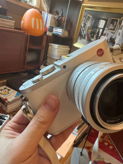 [Pre-owned] Leica Q Snow (Typ 116) — Limited Edition with Leather Case