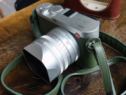 [Pre-owned] Leica Q (Typ 116) — Olive Green Limited Edition with Case