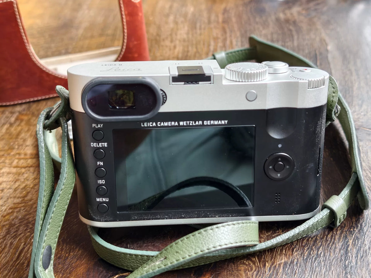 [Pre-owned] Leica Q (Typ 116) — Olive Green Limited Edition with Case