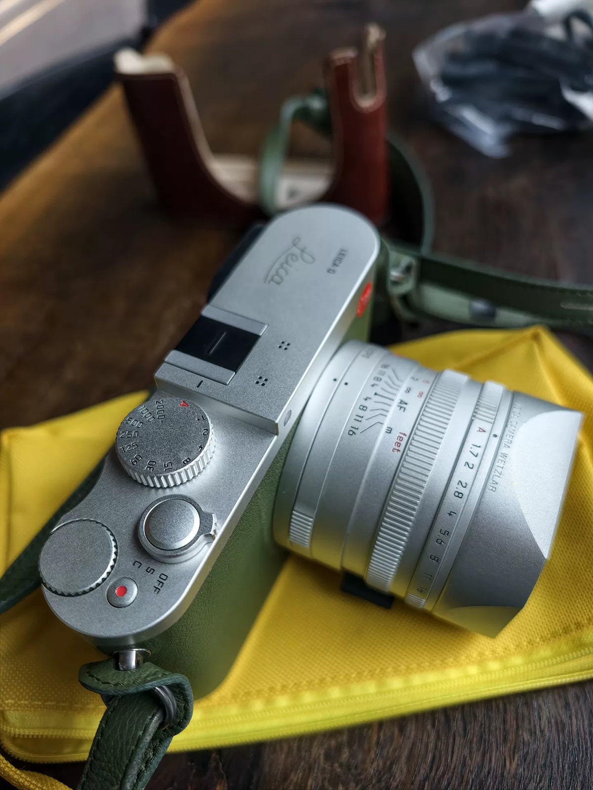 [Pre-owned] Leica Q (Typ 116) — Olive Green Limited Edition with Case