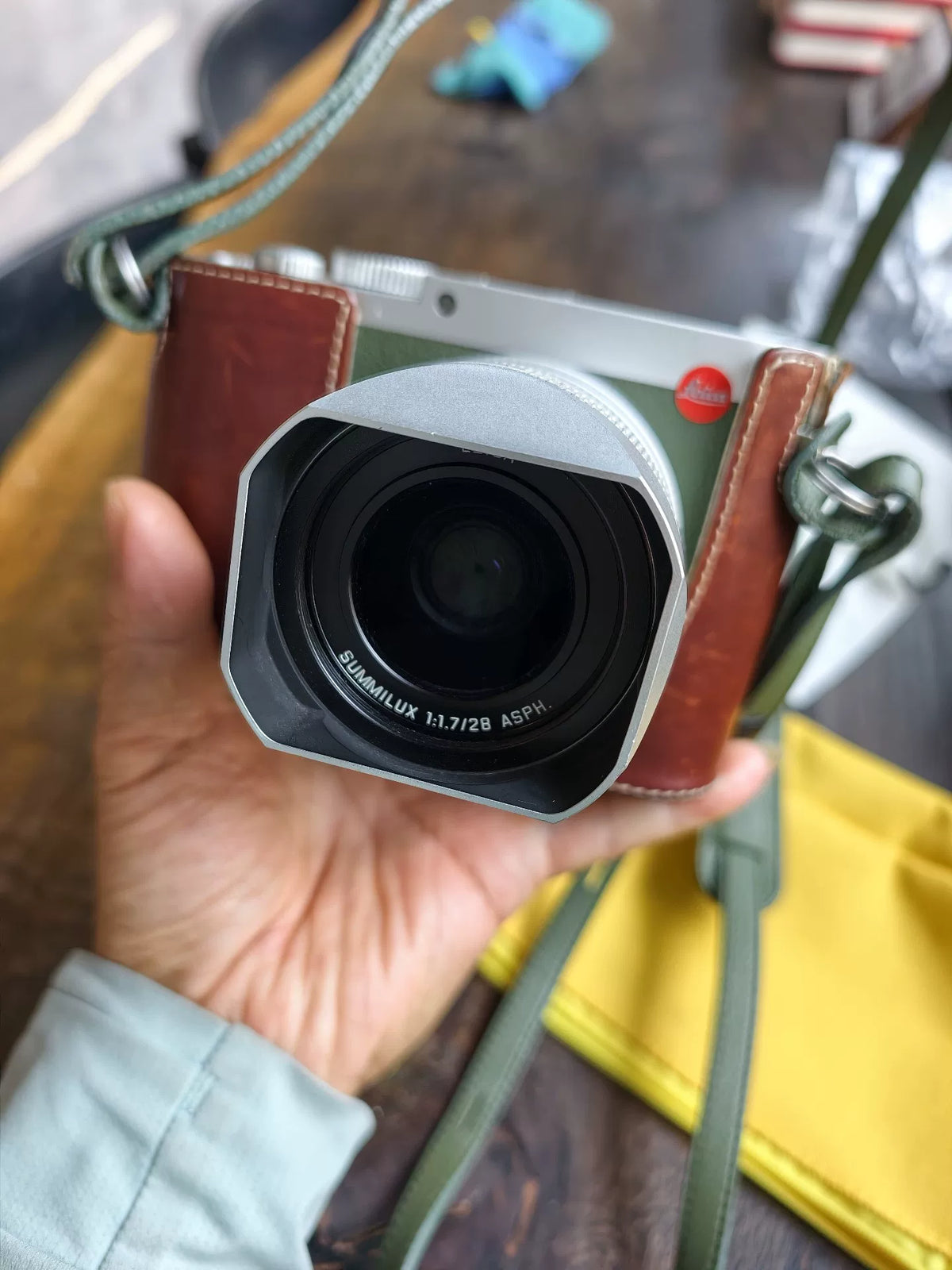 [Pre-owned] Leica Q (Typ 116) — Olive Green Limited Edition with Case