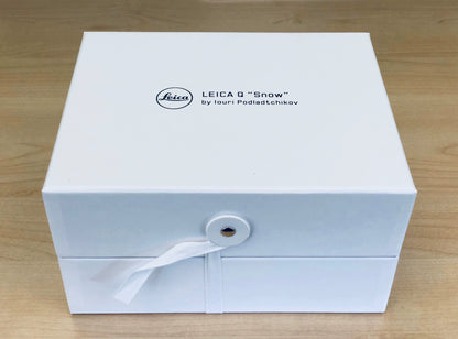 [Pre-owned] Leica Q (Typ 116) Snow White Limited Edition — Full Set