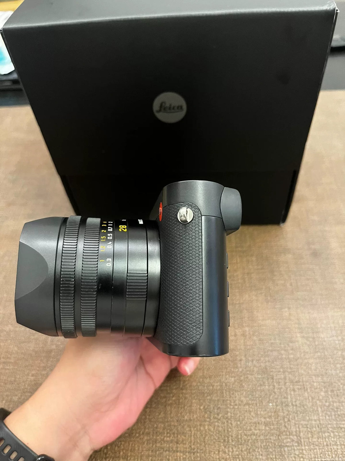 [Pre-owned] Leica Q2 — with Thumb Grip, Hood and Case