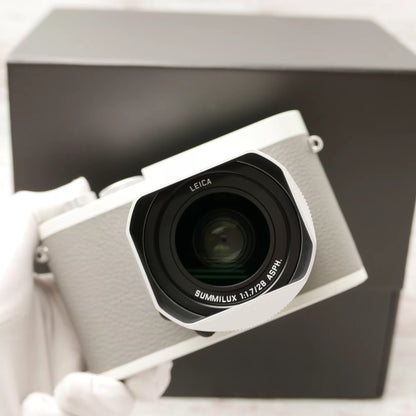 [Pre-owned] Leica Q2 "Ghost" by Hodinkee — White Limited Edition