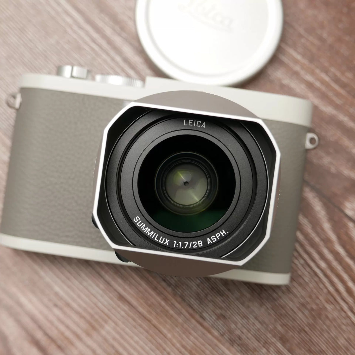 [Pre-owned] Leica Q2 "Ghost" by Hodinkee — Grey and White, with Box