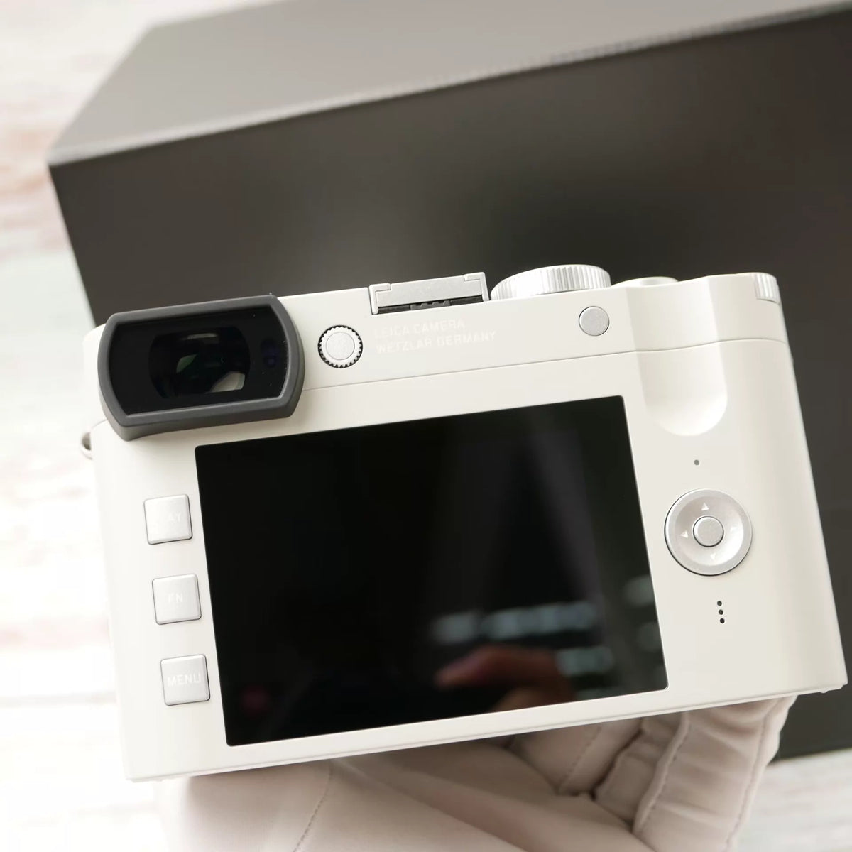 [Pre-owned] Leica Q2 "Ghost" by Hodinkee — White Limited Edition