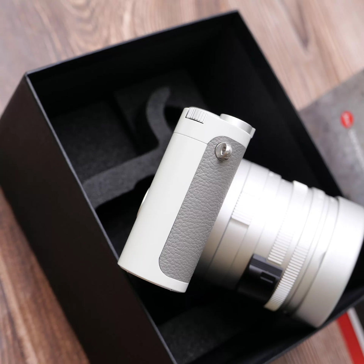 [Pre-owned] Leica Q2 "Ghost" by Hodinkee — Limited Edition, Boxed