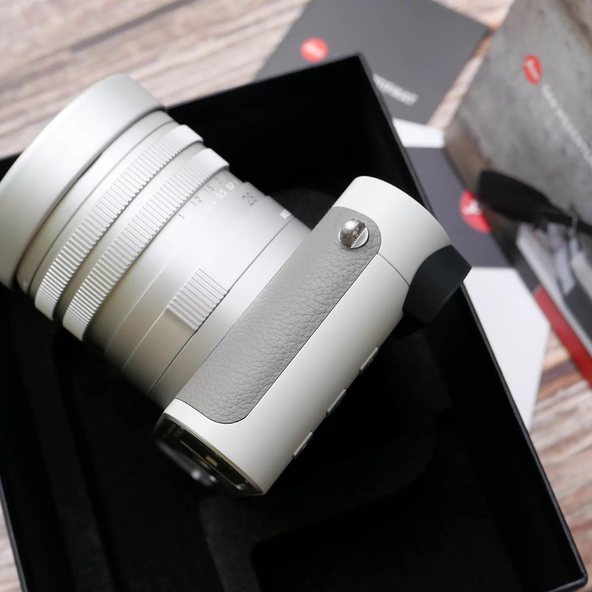 [Pre-owned] Leica Q2 "Ghost" by Hodinkee — Limited Edition, Boxed