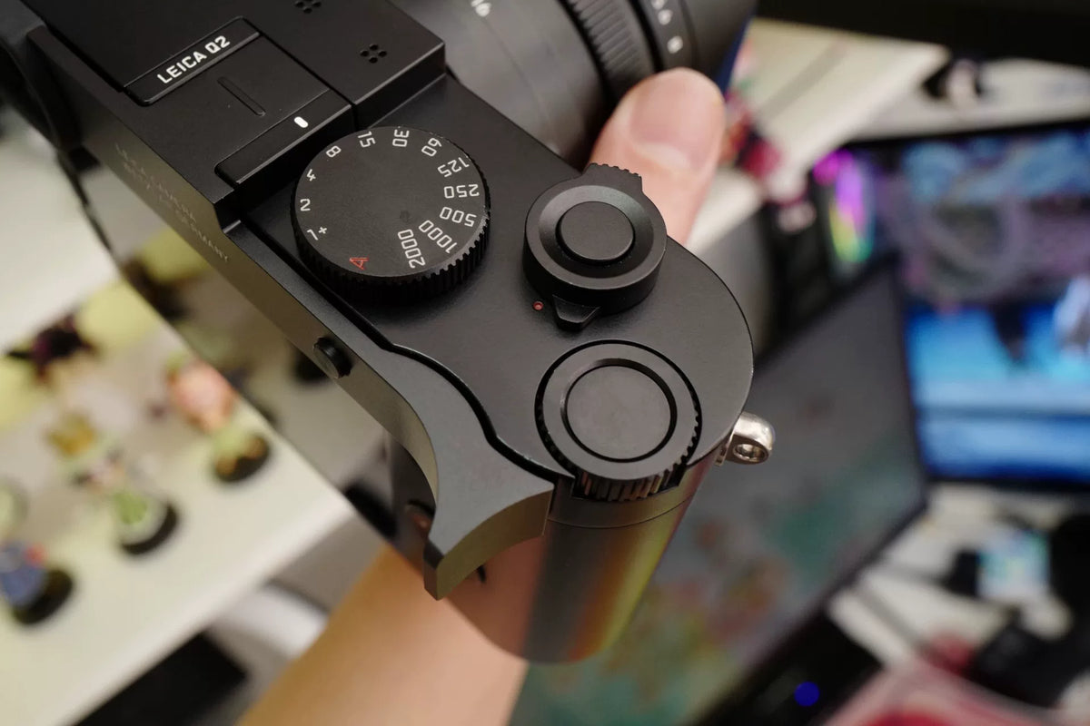 [Pre-owned] Leica Q2 — Pine Green Special Edition with Thumb Grip