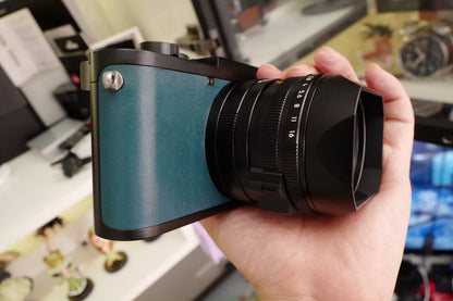 [Pre-owned] Leica Q2 — Pine Green Special Edition with Thumb Grip