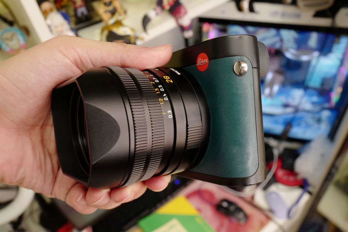 [Pre-owned] Leica Q2 — Pine Green Special Edition with Thumb Grip