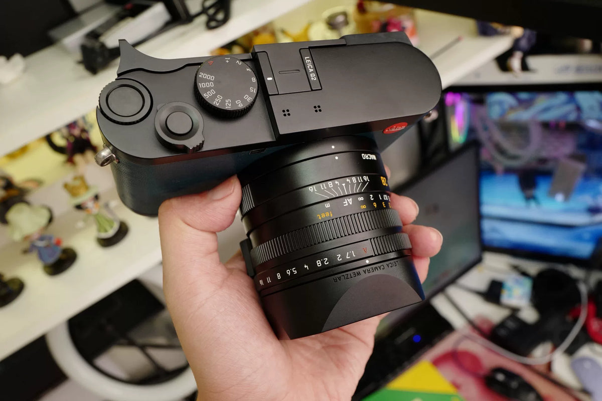 [Pre-owned] Leica Q2 — Pine Green Special Edition with Thumb Grip
